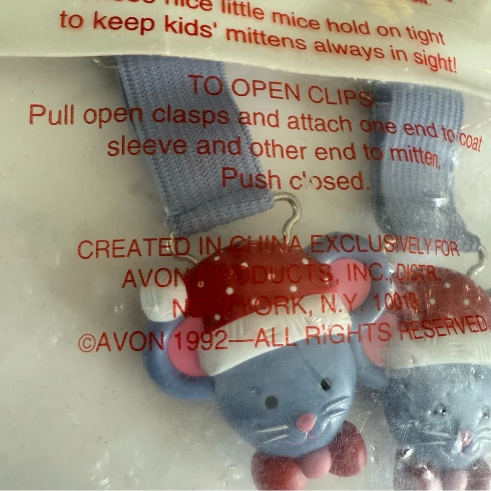 Vintage 1992 Avon Mouse Mittens Clips for children NWT